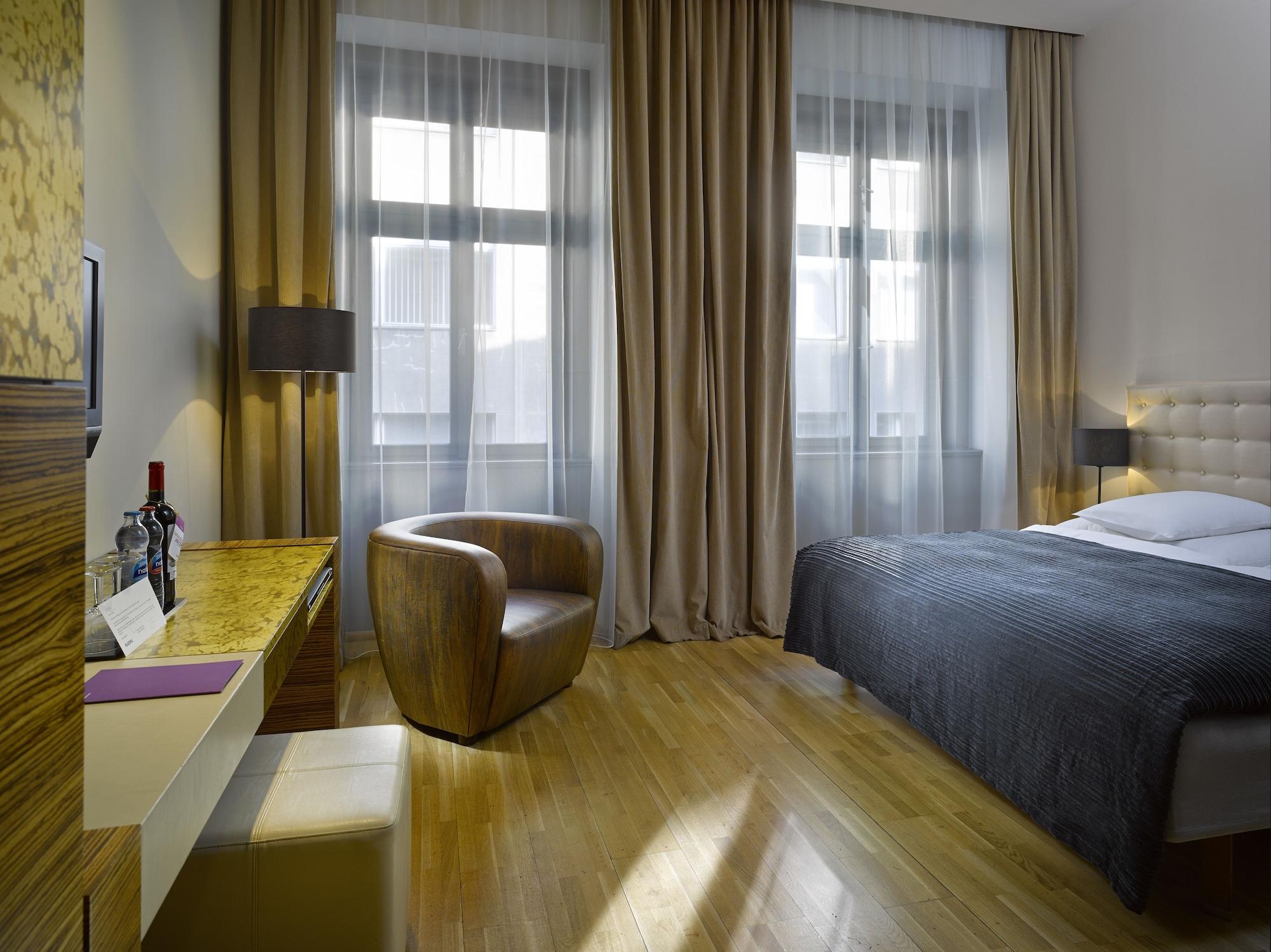 The Icon Hotel & Lounge Praga Esterno foto